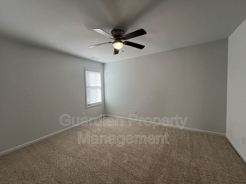 Beautiful 4 Bed 2.5 Bath Raeford Home with Fenced Yard property image