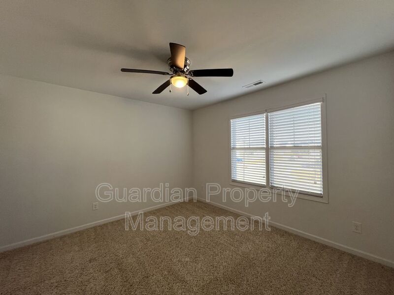 Beautiful 4 Bed 2.5 Bath Raeford Home with Fenced Yard property image