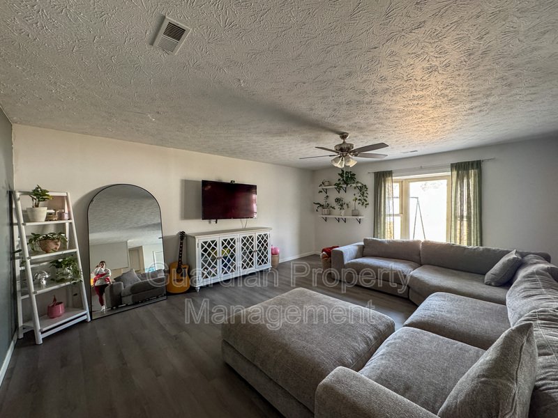 Charming 3 Bed 2 Bath Home with Fenced Yard property image