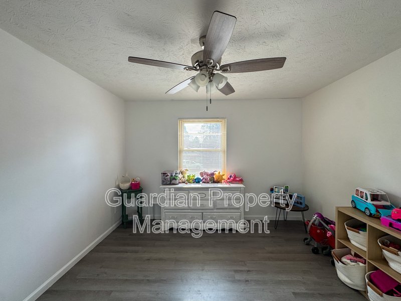 Charming 3 Bed 2 Bath Home with Fenced Yard property image