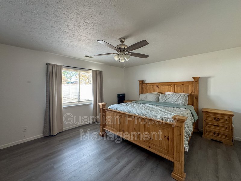 Charming 3 Bed 2 Bath Home with Fenced Yard property image