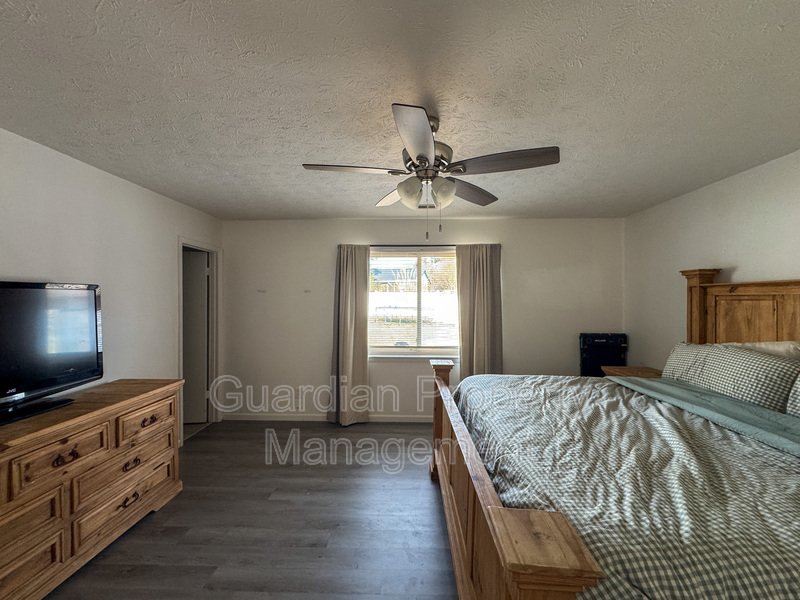 Charming 3 Bed 2 Bath Home with Fenced Yard property image