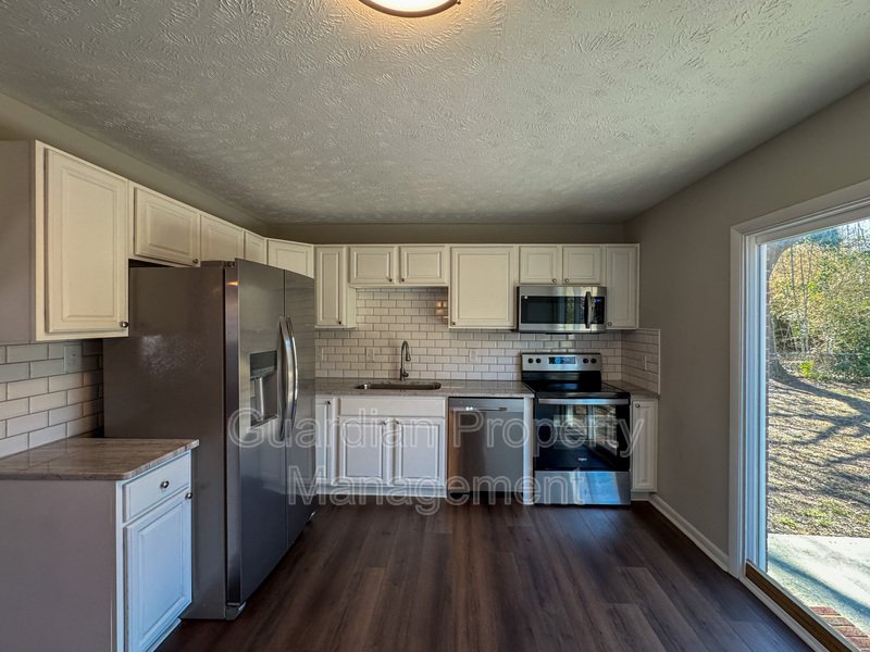 Cute 3 Bed 2 Bath Home in Fayetteville property image