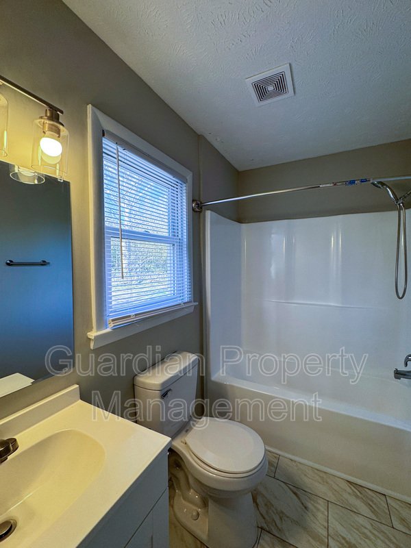 Cute 3 Bed 2 Bath Home in Fayetteville property image